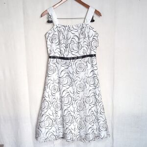 David's Bridal White and Black Floral Corset Back Midi Prom Dress Size 10